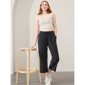 Athleta Seasoft Mid-Rise Straight Crop Pant